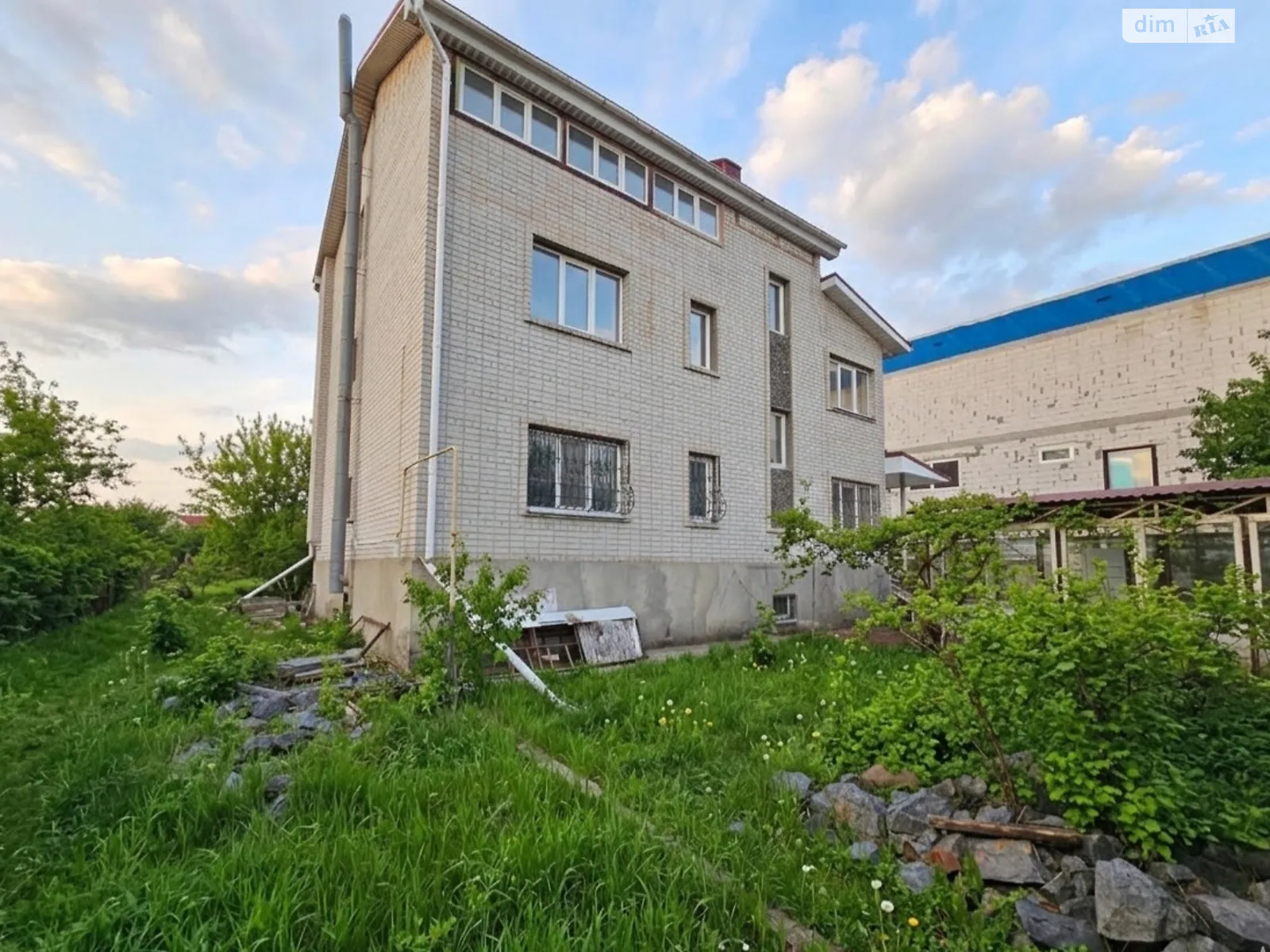 Продается дом на 3 этажа 370.6 кв. м с камином, цена: 160000 $ - фото 1