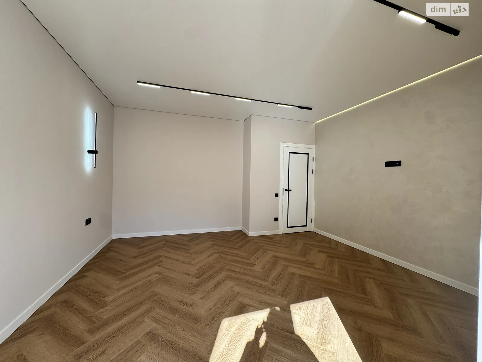 Продается 1-комнатная квартира 47.5 кв. м в Криховцах, ул. Приозерная, 42 - фото 1