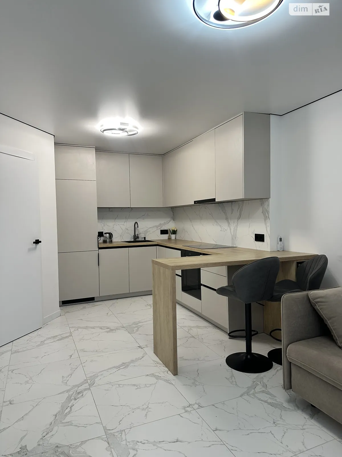 Продается 1-комнатная квартира 48.2 кв. м в Львове, цена: 90000 $ - фото 1