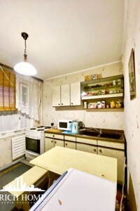 Продаж квартири, Київ, р‑н. Райдужний Масив, ст.м. Дарниця, Райдужна вулиця, буд. 9