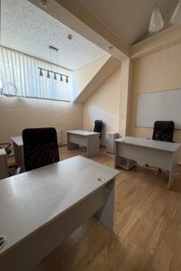 Довгострокова оренда офісного приміщення, Київ, р‑н. Солдатська Слобідка, Павлівська вулиця, буд. 17