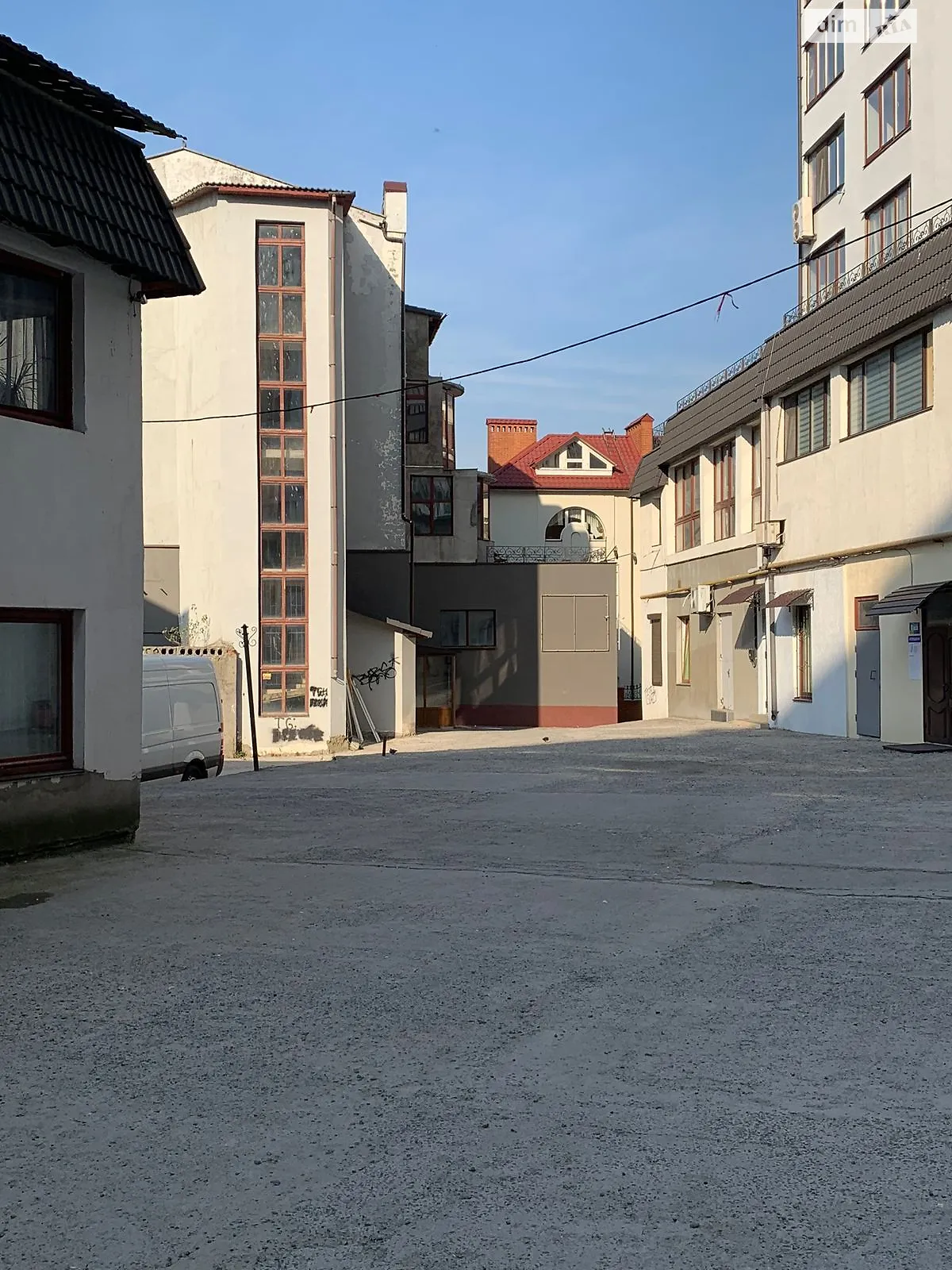 Продается офис 298 кв. м в бизнес-центре, цена: 223500 $ - фото 1