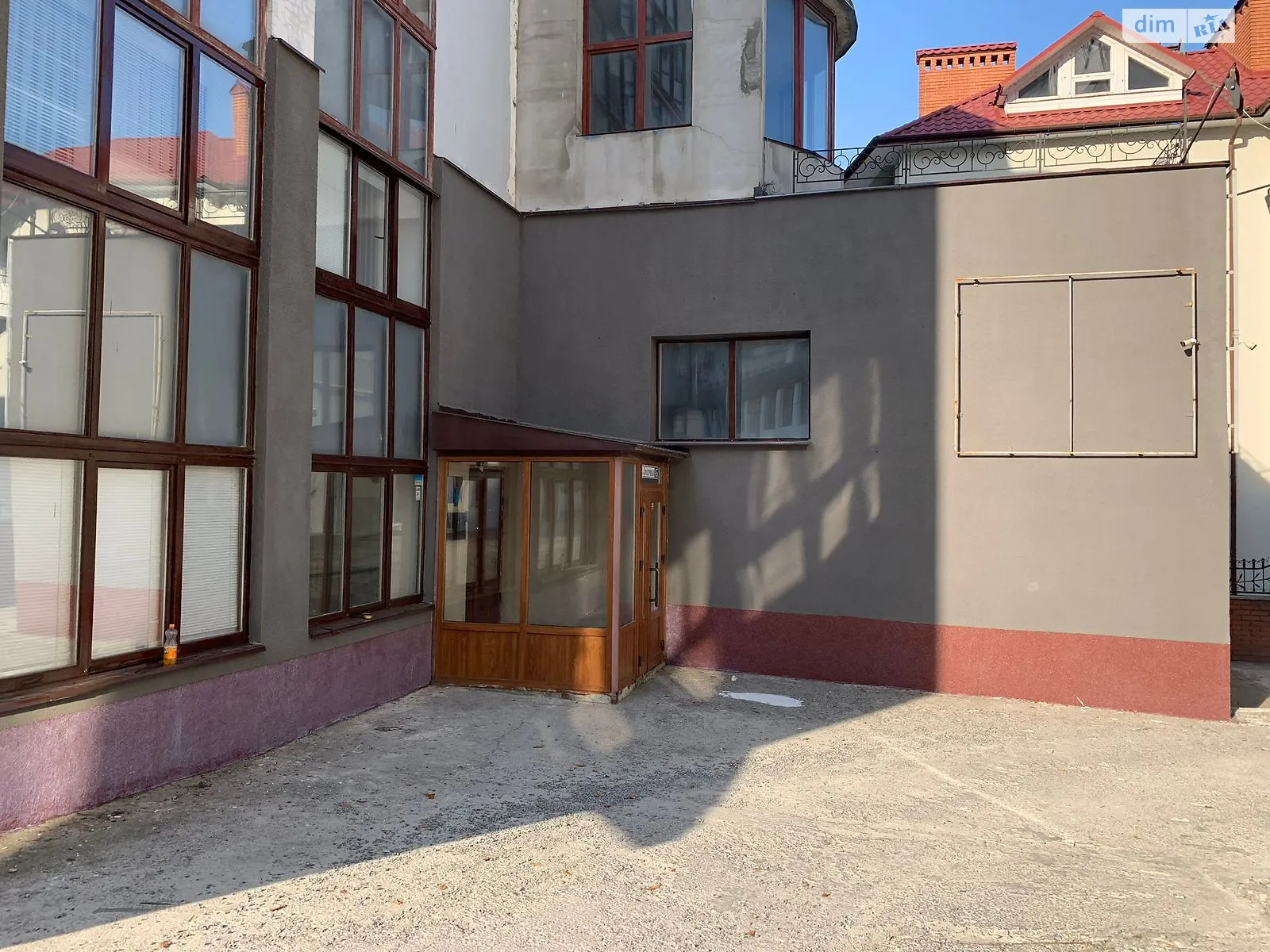 Продается офис 298 кв. м в бизнес-центре, цена: 169860 $ - фото 1