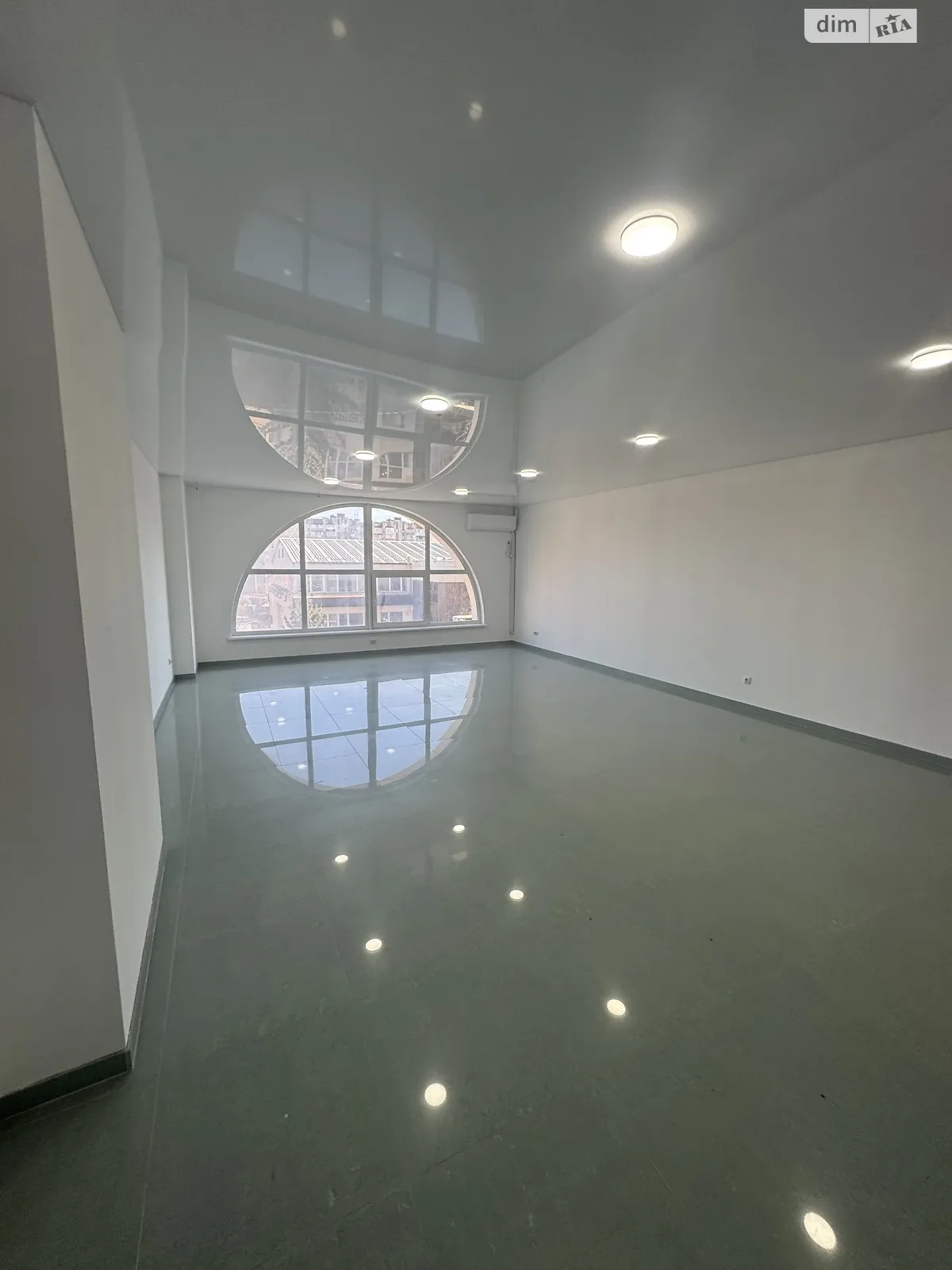Сдается в аренду помещения свободного назначения 52.9 кв. м в 15-этажном здании, цена: 8990 грн - фото 1