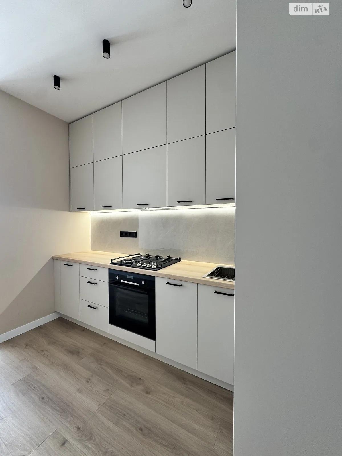 Продается 1-комнатная квартира 45 кв. м в Петропавловской Борщаговке, ул. Макаровская, 39 - фото 1