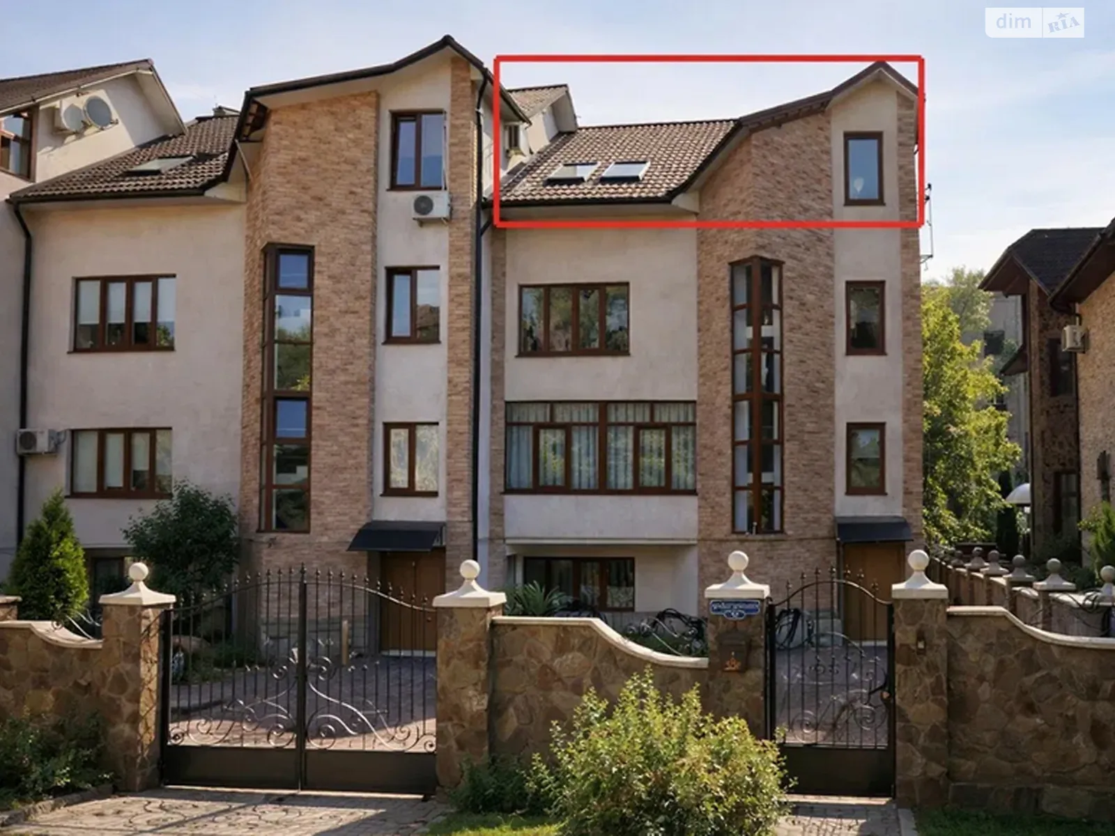 Продается 4-комнатная квартира 120.3 кв. м в Черновцах, цена: 105000 $ - фото 1