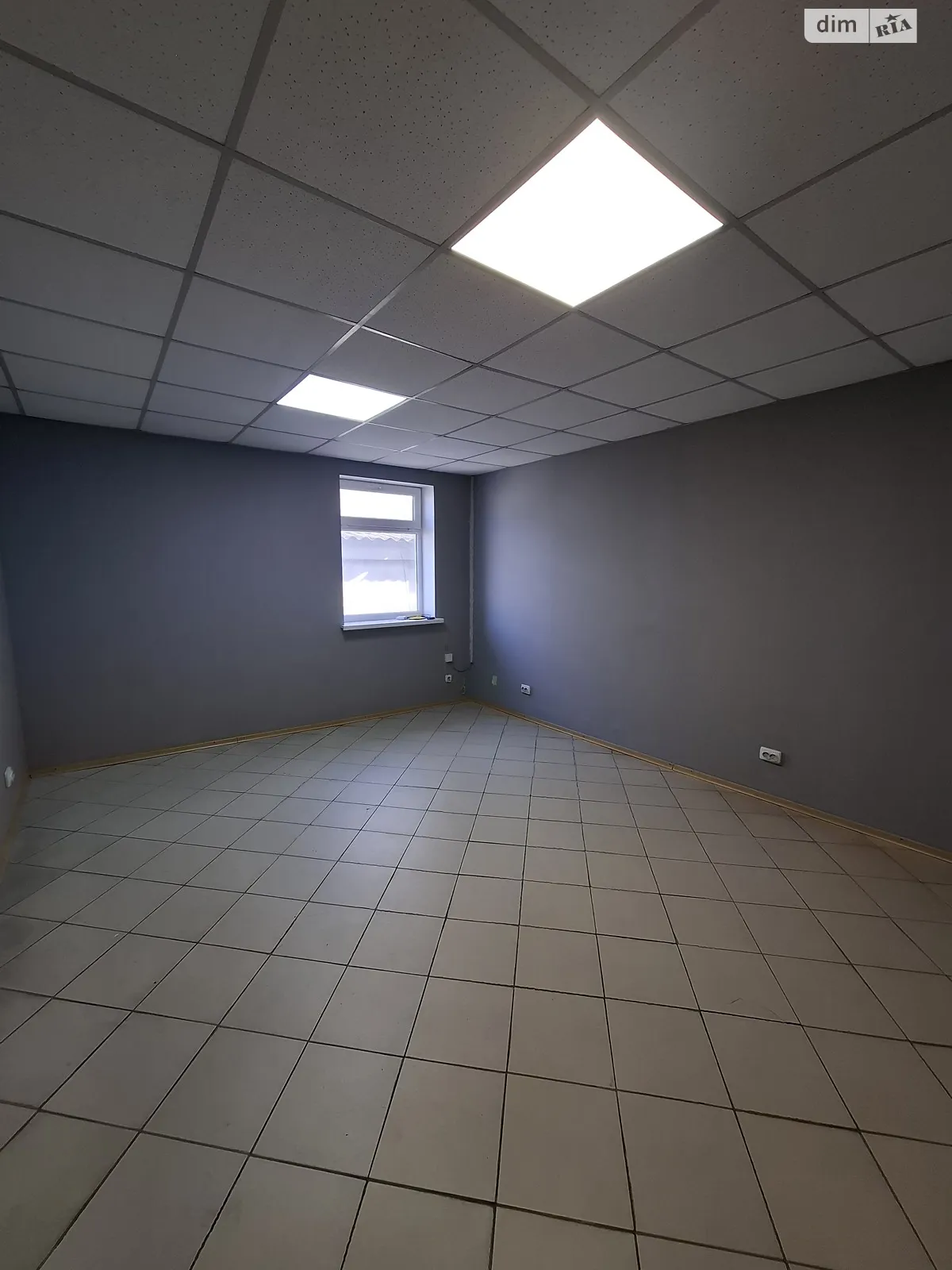 Сдается в аренду офис 20 кв. м в бизнес-центре, цена: 3000 грн - фото 1