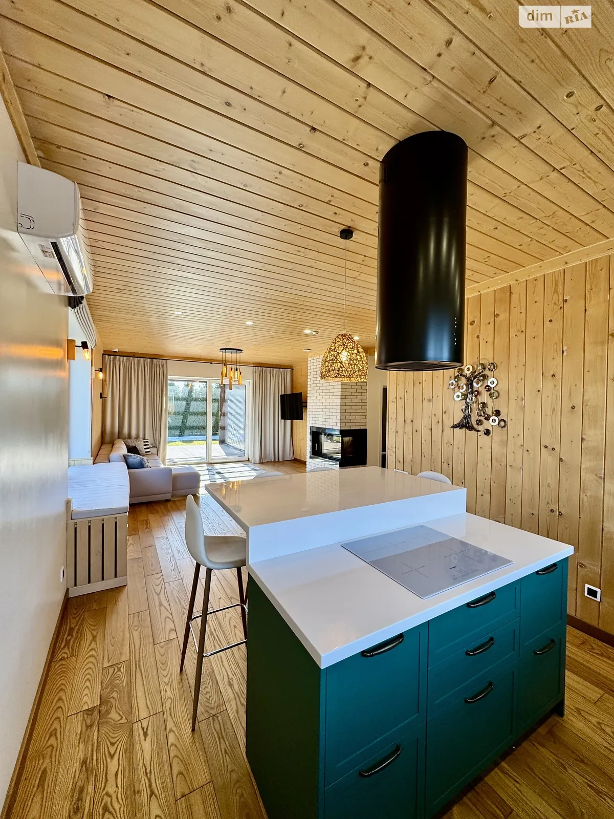 Продается дом на 2 этажа 250 кв. м с мансардой, цена: 315000 $ - фото 1