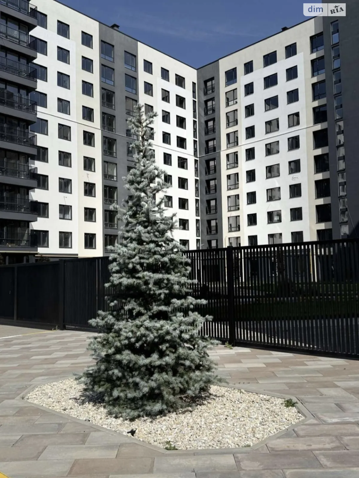 Продается 2-комнатная квартира 64.37 кв. м в Буче, ул. Николая Мозгового, 2 - фото 1