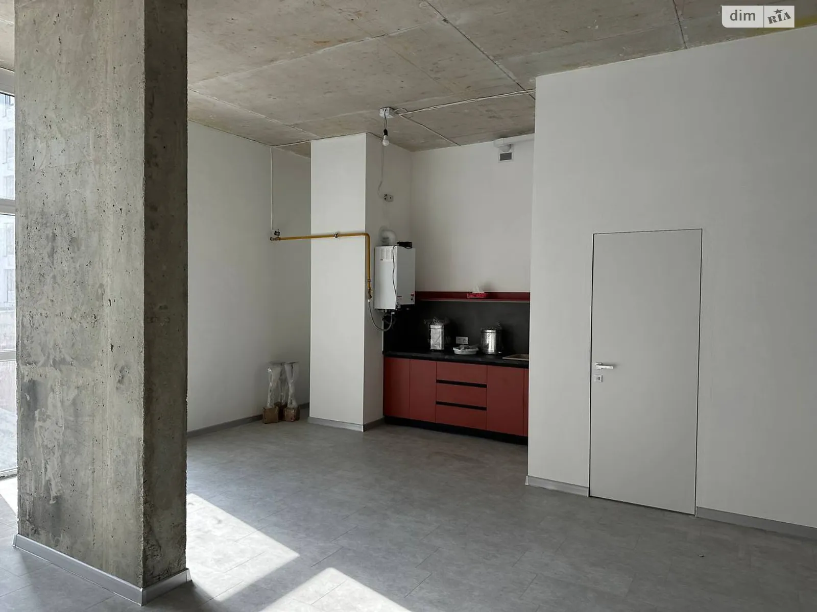 Сдается в аренду помещения свободного назначения 97 кв. м в 9-этажном здании, цена: 750 $ - фото 1