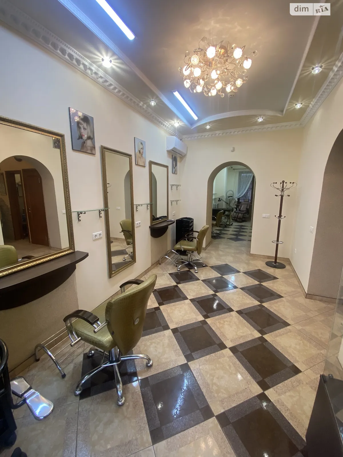 Сдается в аренду помещения свободного назначения 43 кв. м в 3-этажном здании, цена: 22000 грн - фото 1