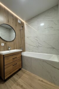 Продаж квартири, Рівне, р‑н. Південний, Студентська вулиця, буд. 24