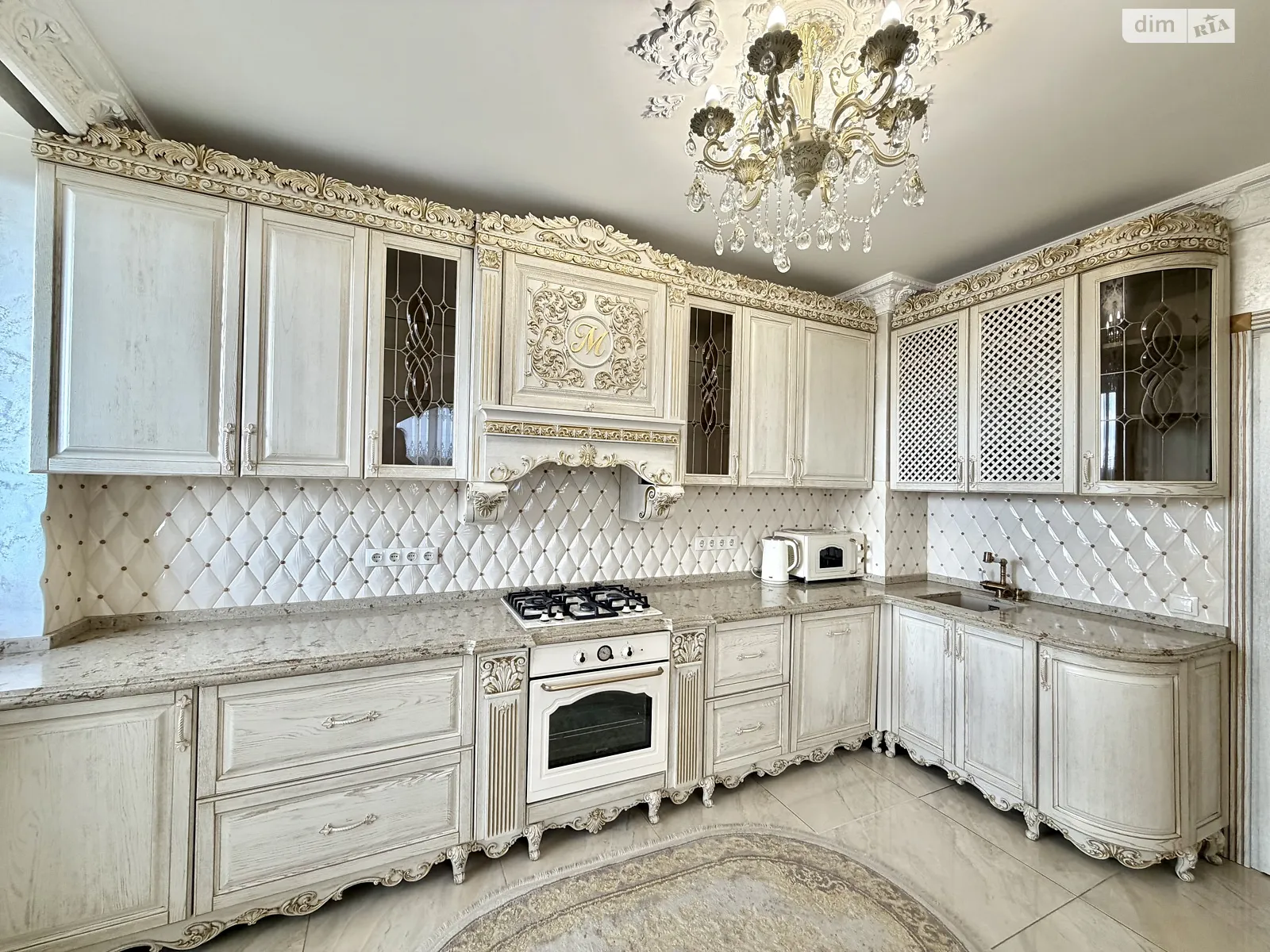 Продается 4-комнатная квартира 174 кв. м в Черновцах, пер. 2-й Венский - фото 1