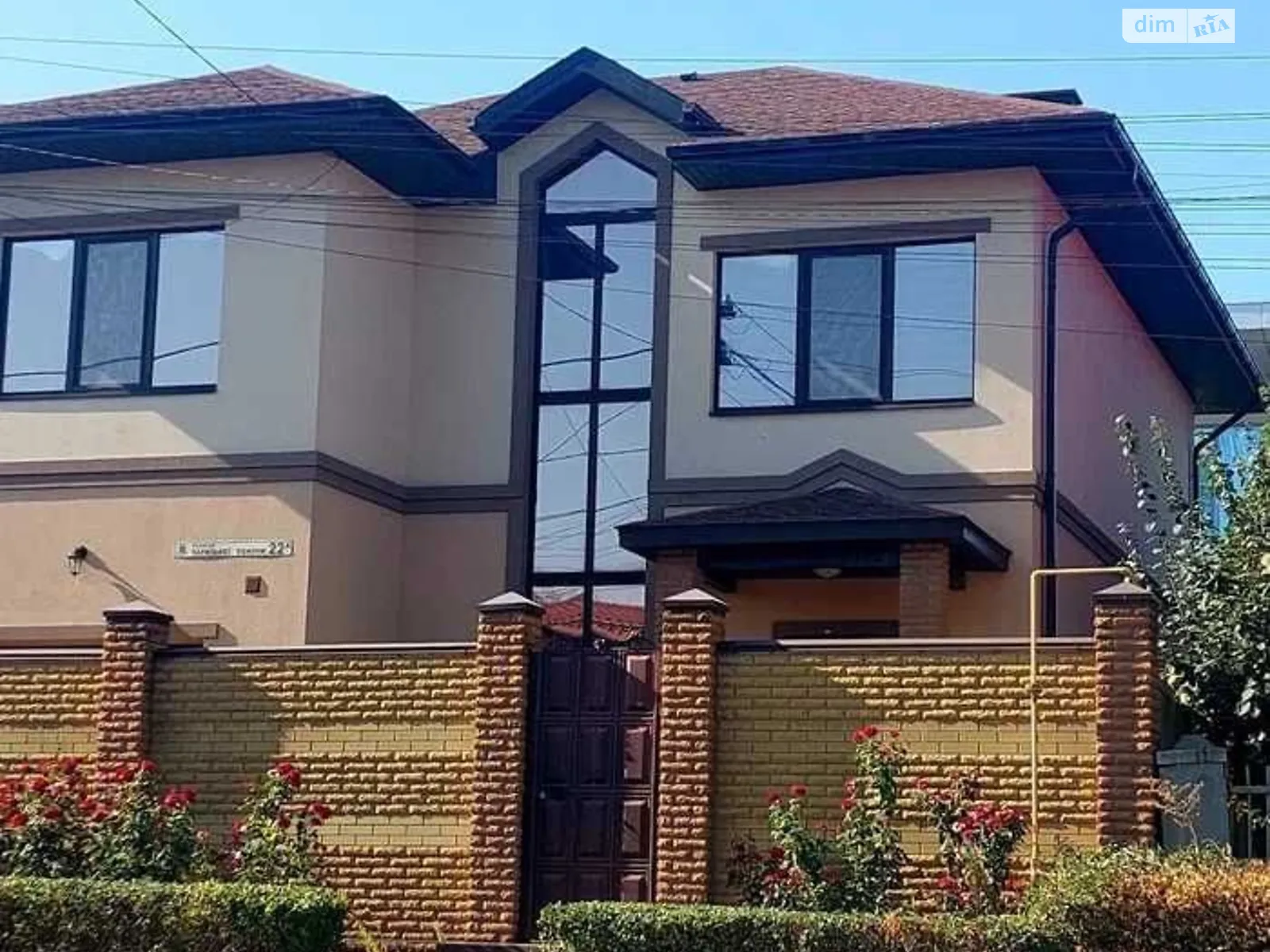 Сдается в аренду дом на 2 этажа 200 кв. м с бассейном, цена: 2500 $ - фото 1