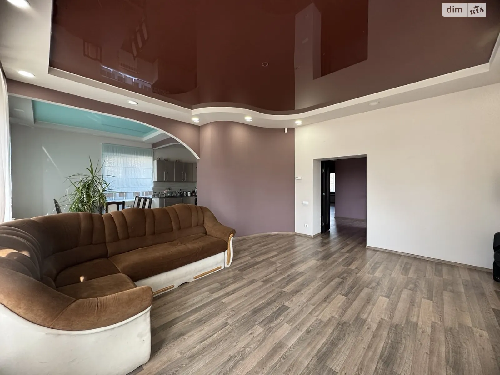 Продается дом на 2 этажа 170 кв. м с балконом, цена: 158000 $ - фото 1