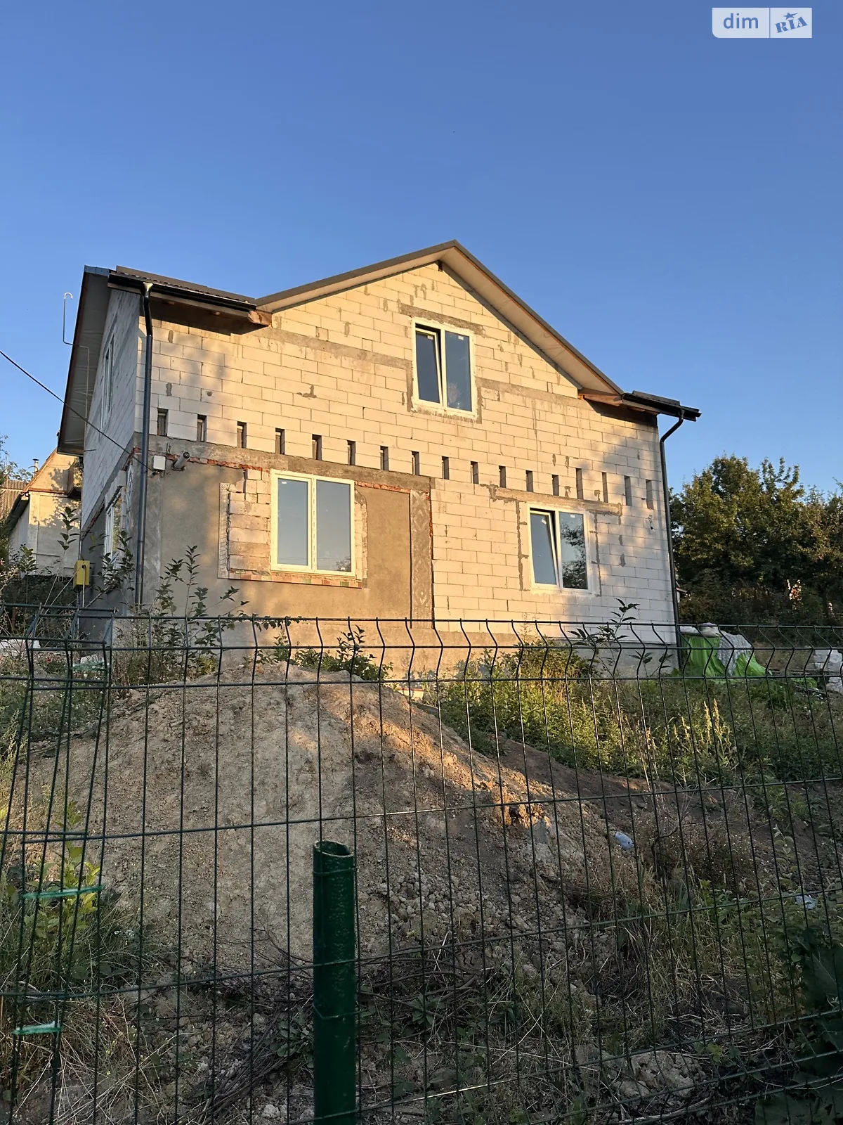 Продается дом на 2 этажа 100.2 кв. м с мансардой, цена: 68000 $ - фото 1