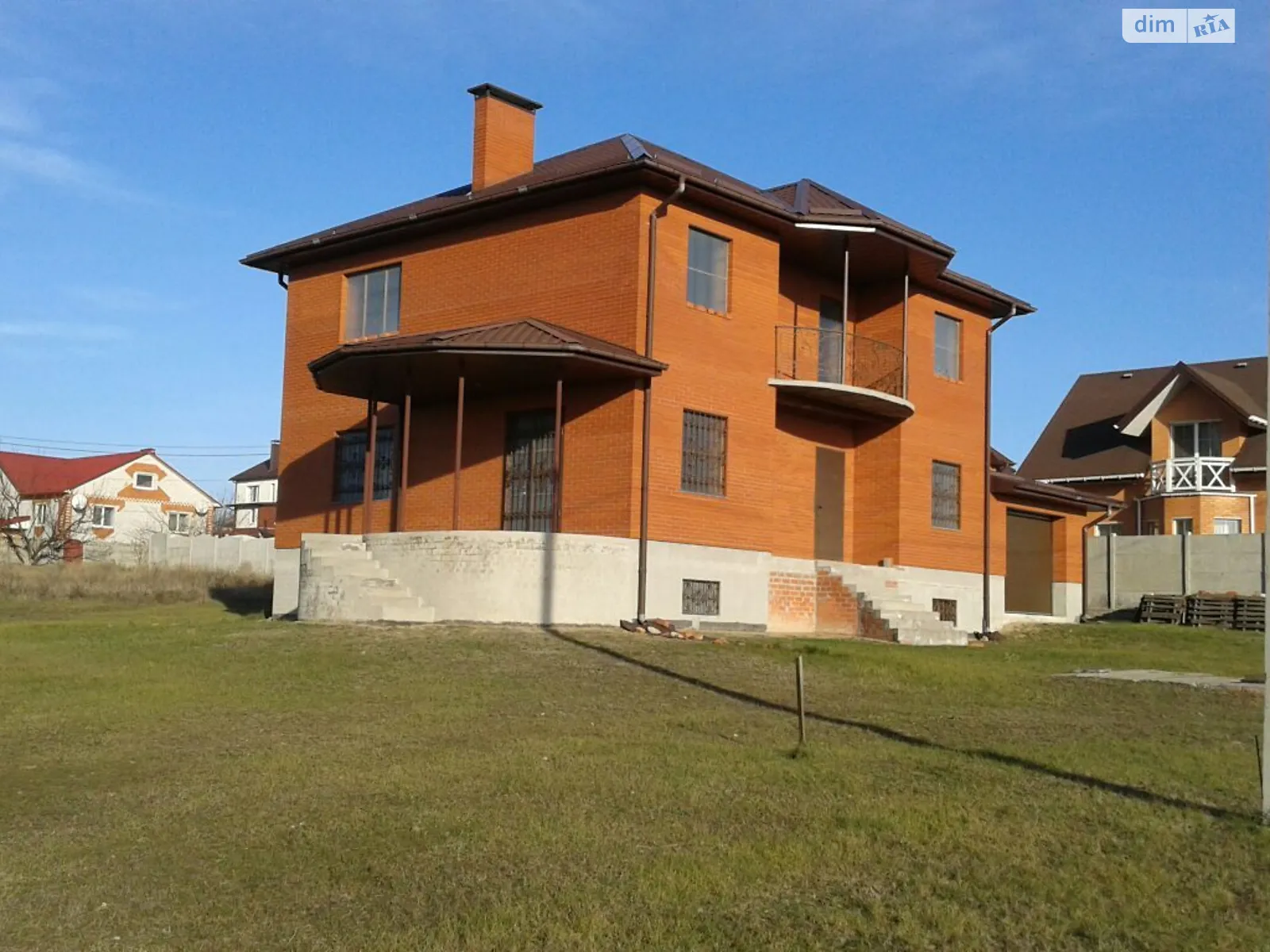 Продается дом на 3 этажа 322 кв. м с садом, цена: 165000 $ - фото 1