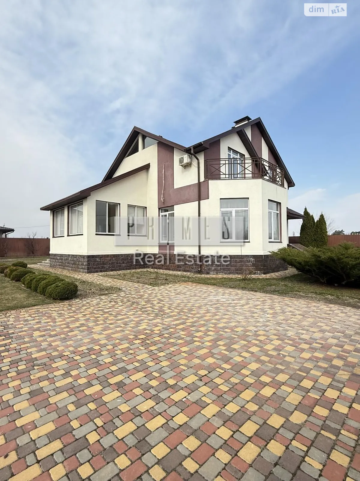 Сдается в аренду дом на 2 этажа 230 кв. м с баней/сауной, цена: 1400 $ - фото 1