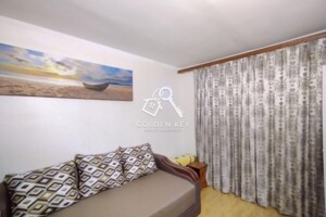 Продаж квартири, Дніпропетровська, Кривий Ріг, р‑н. Центрально-Міський, Поштовий (Карла Маркса) проспект, буд. 58