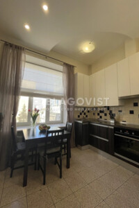 Продажа квартиры, Киев, р‑н. Центр, ст.м. Лукьяновская, Сечевых Стрельцов (Артема) улица, дом 40