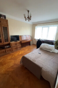 Продаж квартири, Київ, Харківське шосе, буд. 21