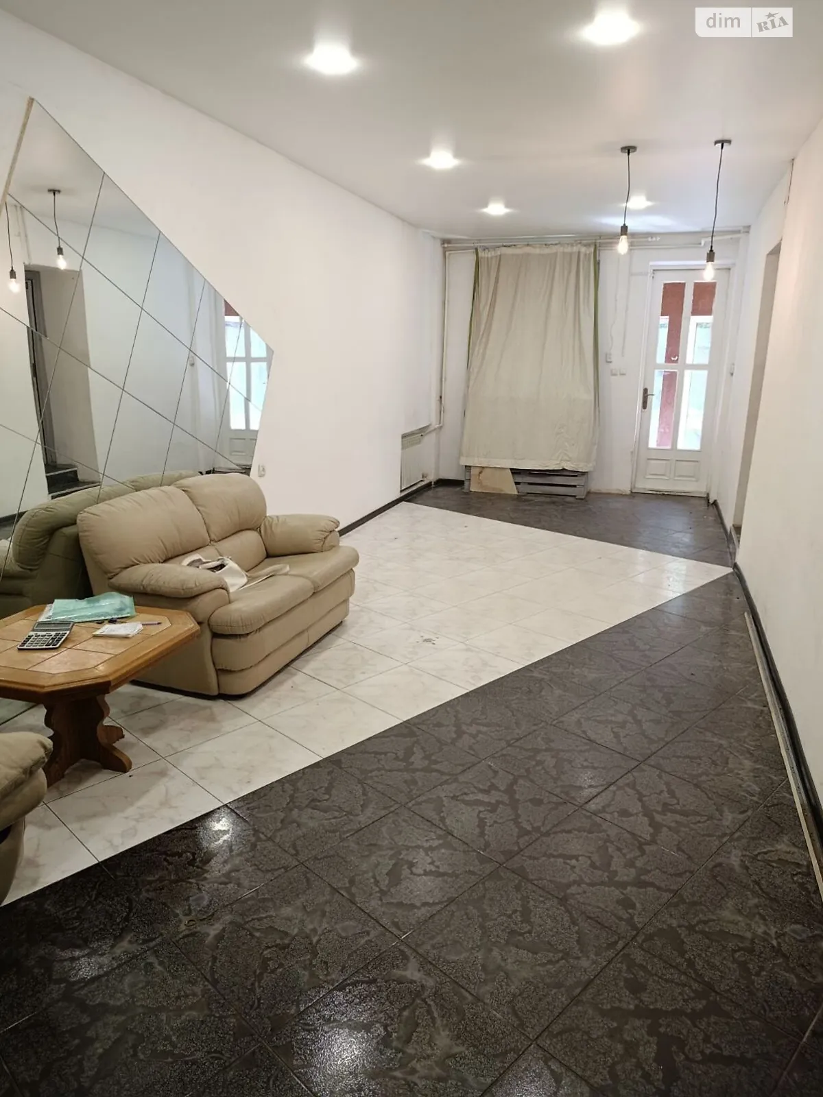 Продається офіс 64 кв. м в бізнес-центрі, цена: 50000 $ - фото 1