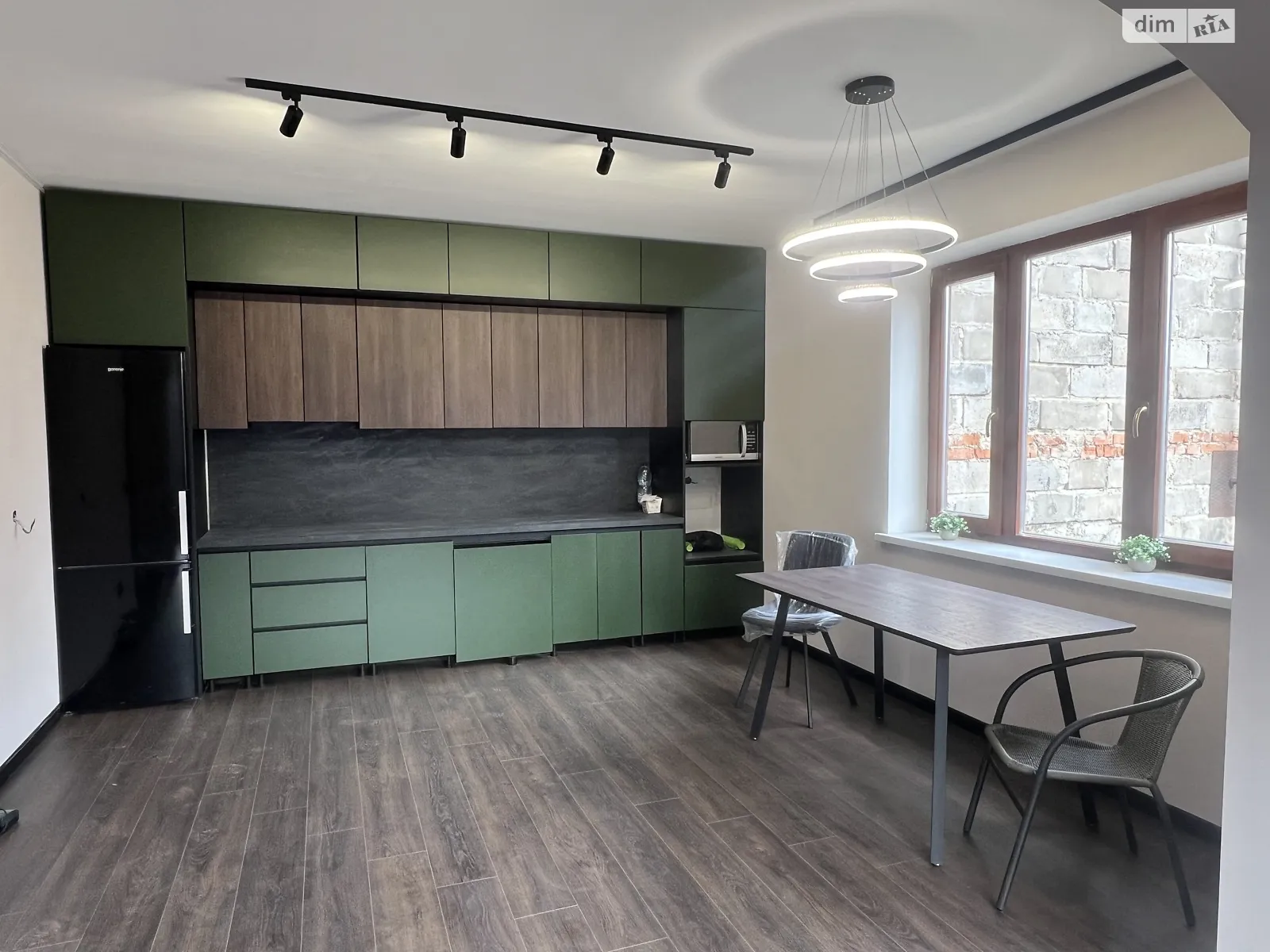 Продается дом на 3 этажа 467 кв. м с подвалом, цена: 250000 $ - фото 1