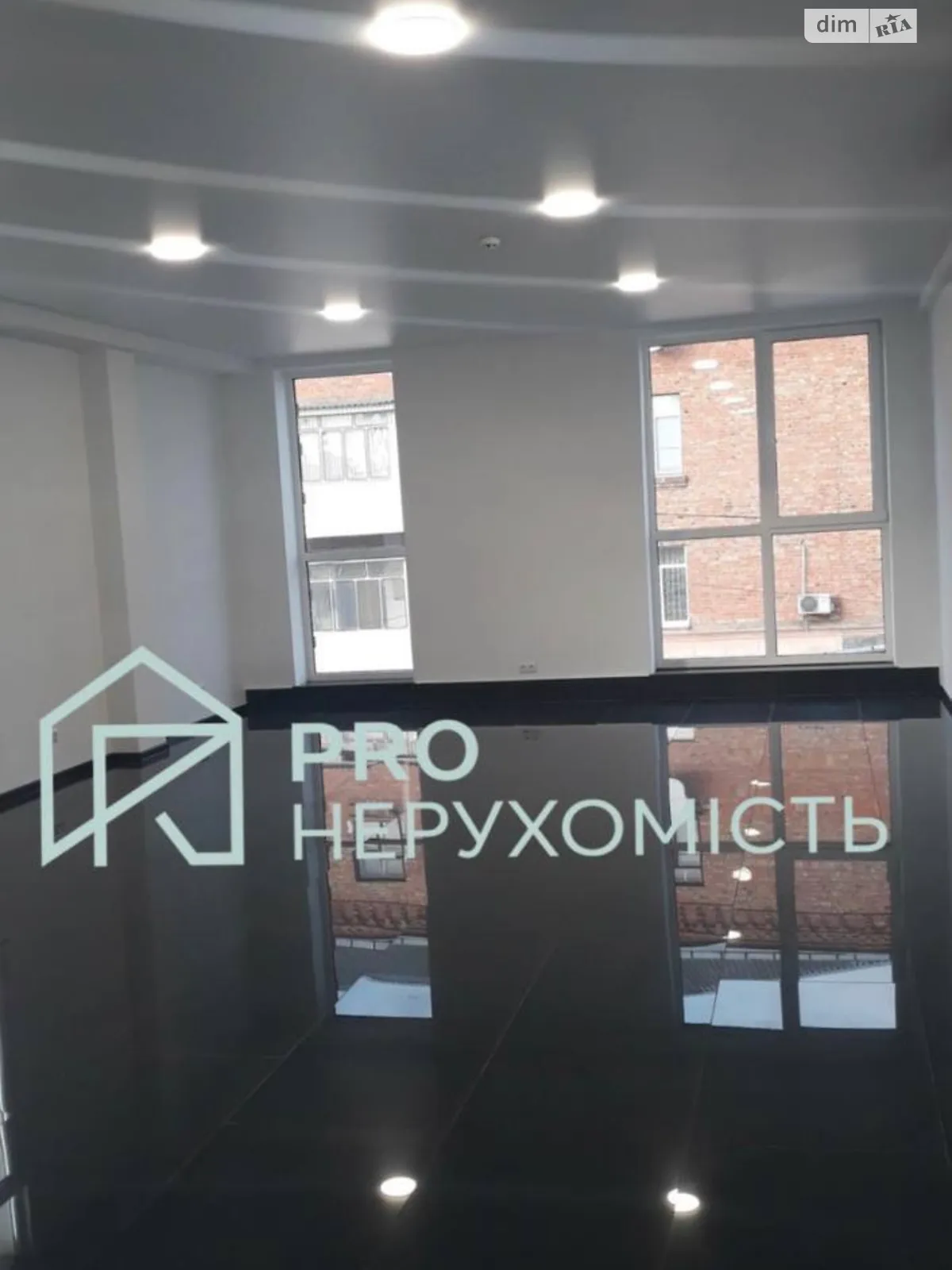 Продается офис 75.3 кв. м в бизнес-центре, цена: 78000 $ - фото 1