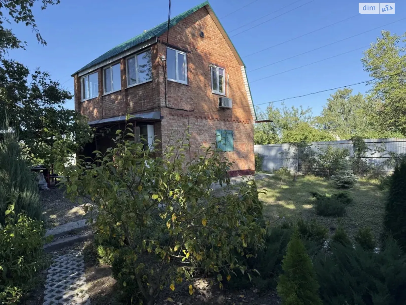 Продается дом на 2 этажа 50 кв. м с камином, цена: 50500 $ - фото 1