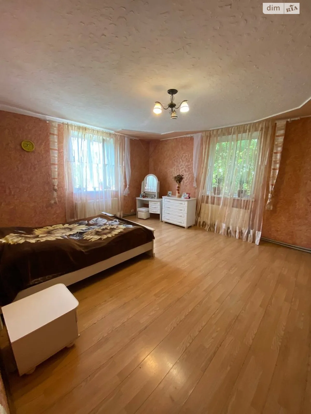 Продается дом на 2 этажа 150 кв. м с камином, цена: 94000 $ - фото 1