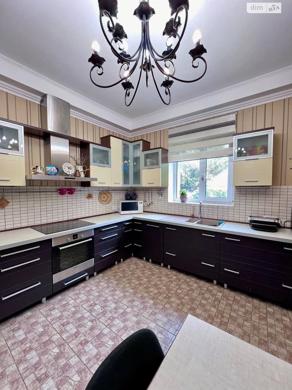 Сдается в аренду дом на 2 этажа 284 кв. м с баней/сауной, цена: 1600 $ - фото 1