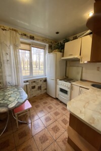 Продаж квартири, Дніпропетровська, Кривий Ріг, р‑н. Довгинцівський, Соборності (Косіора) вулиця, буд. 105