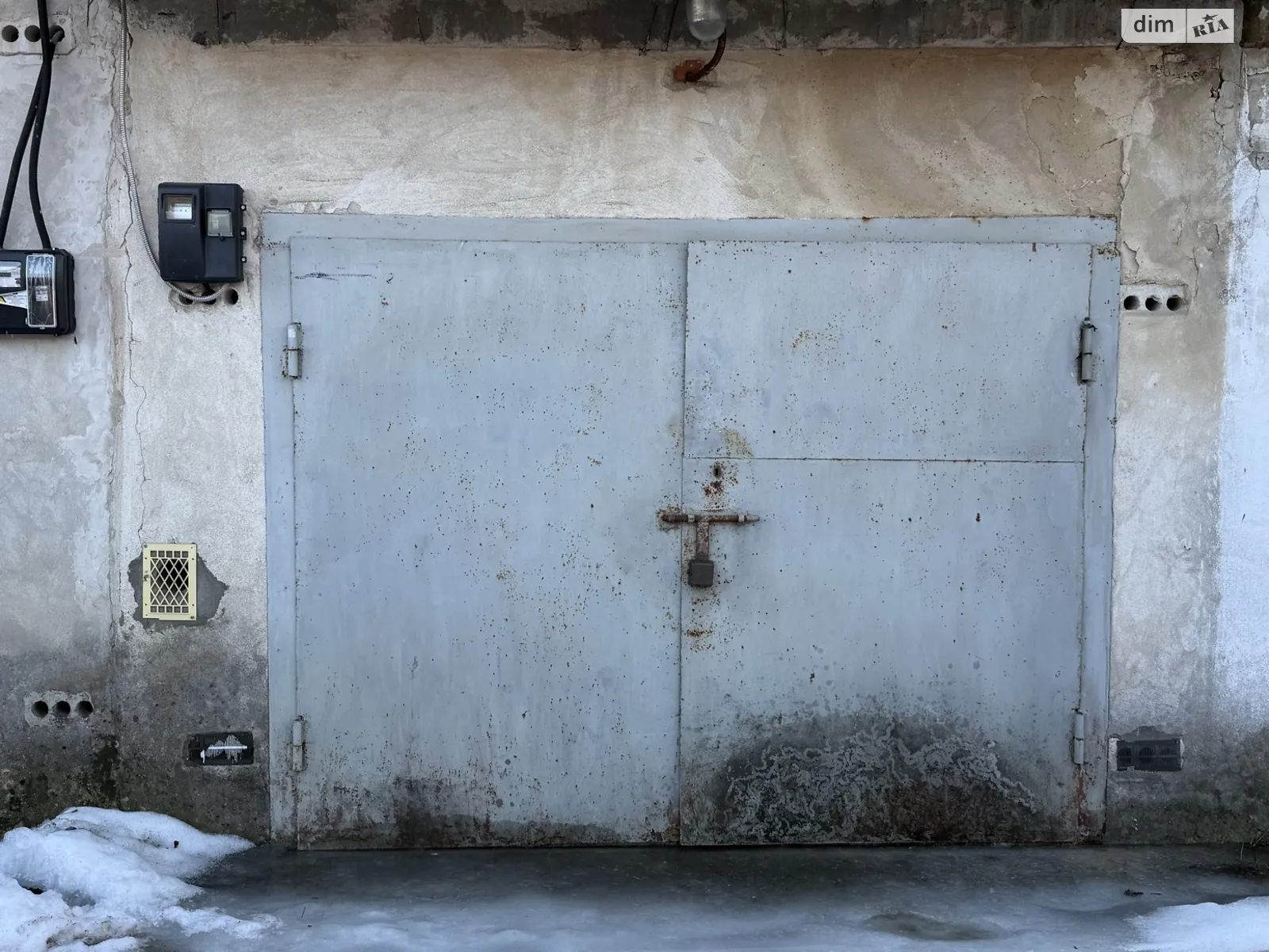 Сдается в аренду отдельно стоящий гараж под легковое авто на 38 кв. м, цена: 2500 грн - фото 1