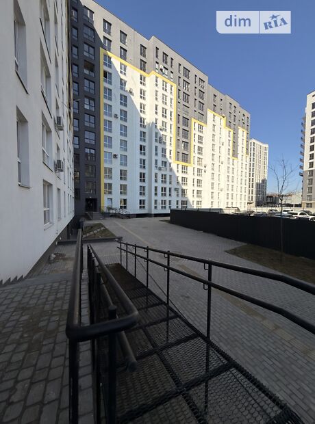 Львів, Привокзальна, вул. Залізнична, 9