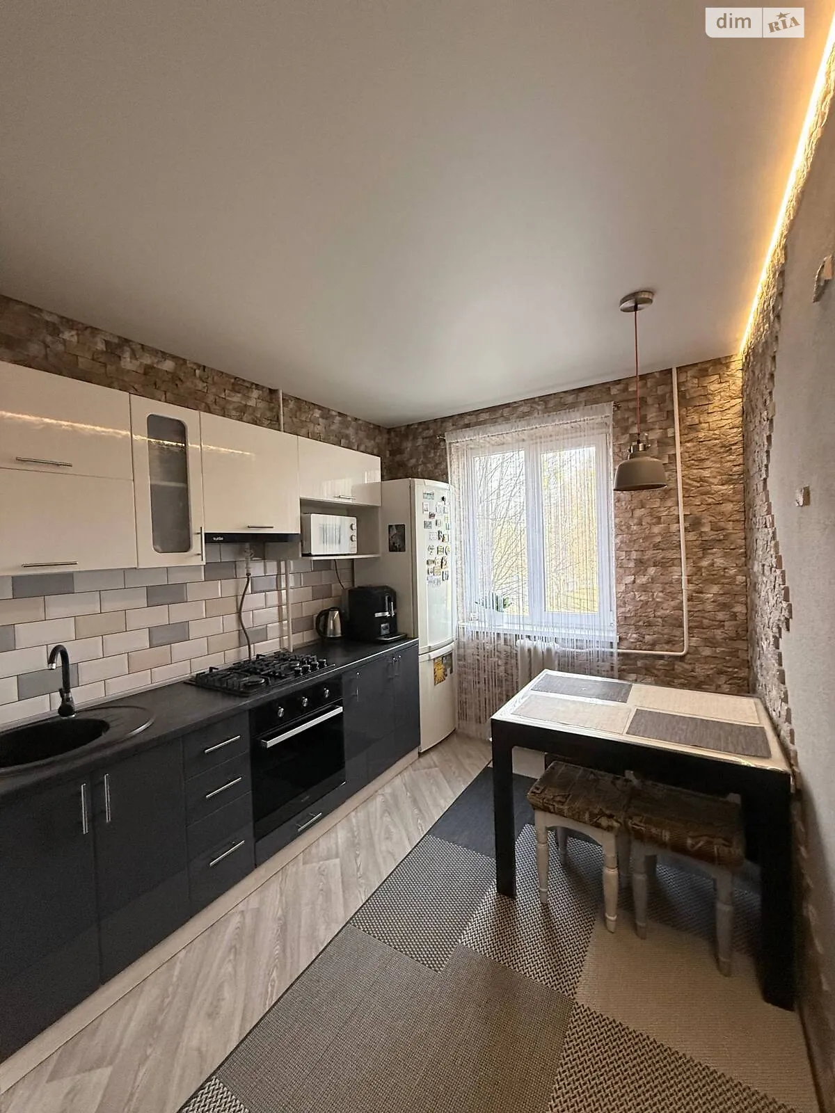 3-комнатная квартира 71 кв. м в Луцке, ул. Сергея Климчука(Бенделиани), 5 - фото 1