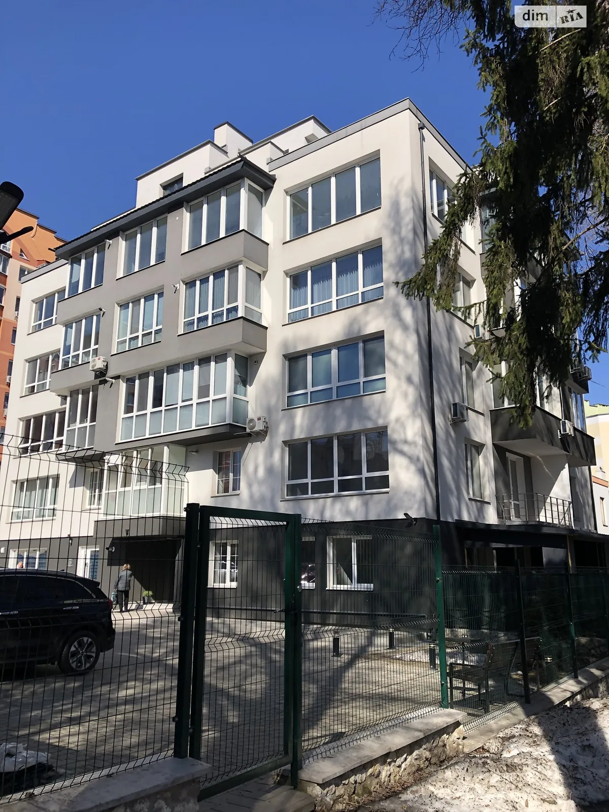 1-комнатная квартира 71.1 кв. м в Тернополе, ул. Репина, 28 - фото 1