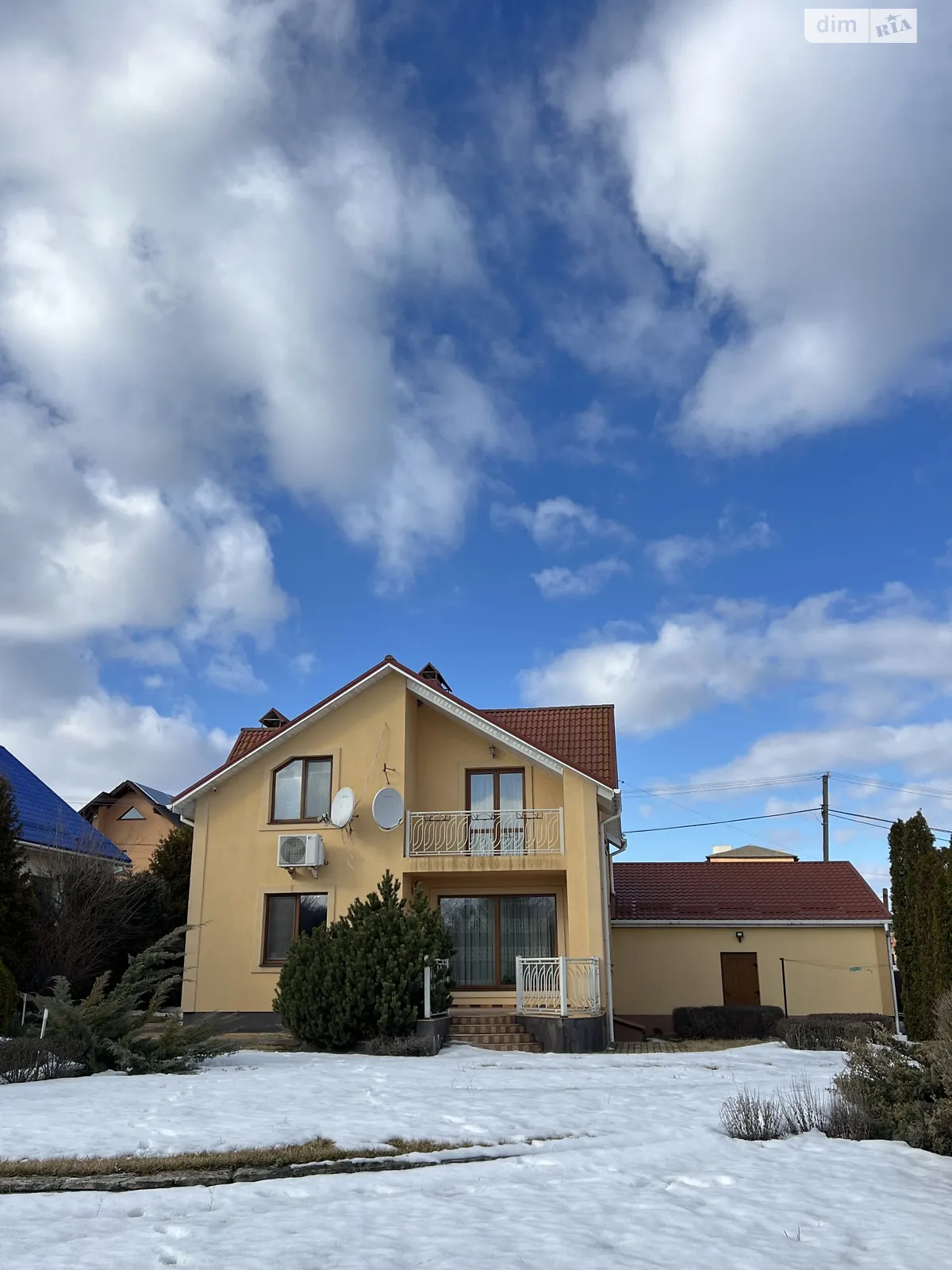 Продается дом на 2 этажа 217.1 кв. м с баней/сауной, цена: 165000 $ - фото 1