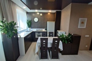 Долгосрочная аренда квартиры, Днепр, р‑н. Рабочая, ст.м. Вокзальная, Антоновича Владимира улица, дом 68