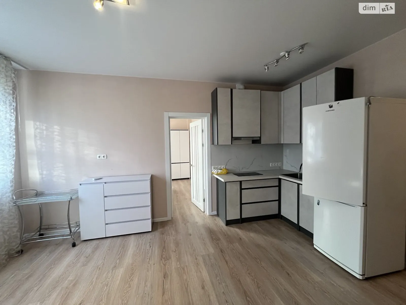 Продается 1-комнатная квартира 41 кв. м в Буче, ул. Антония Михайловского(Малиновского), 64 - фото 1