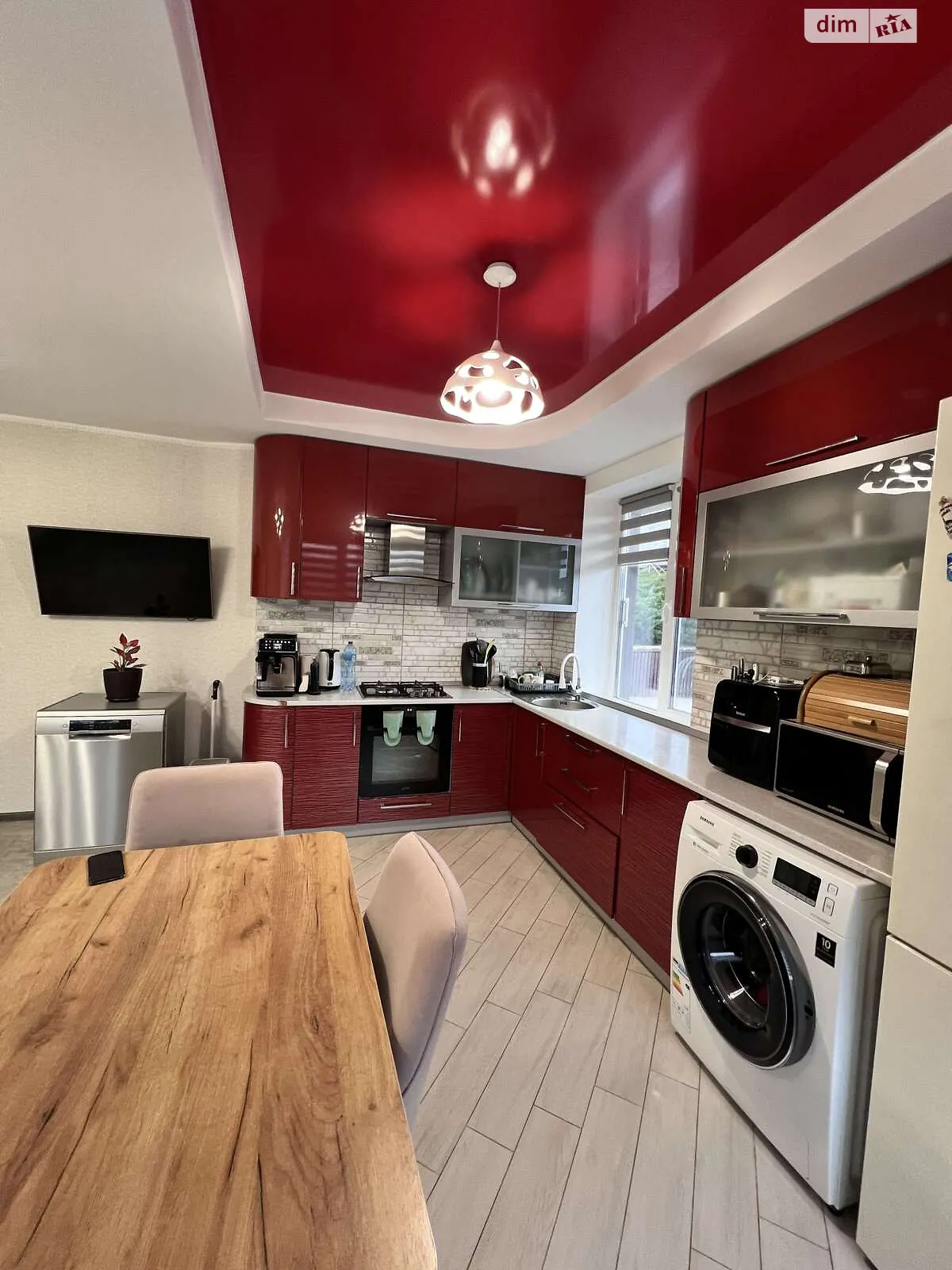 Продается дом на 2 этажа 110.6 кв. м с бассейном, цена: 122000 $ - фото 1