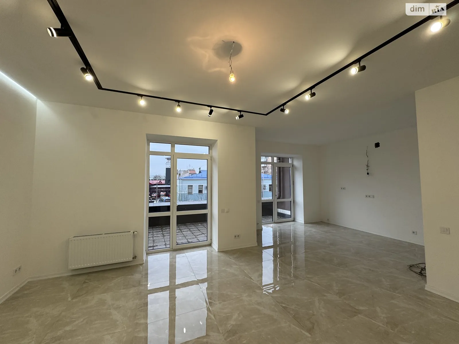 Продается 1-комнатная квартира 64 кв. м в Ровно, ул. Мазепы Гетьмана, 3 - фото 1