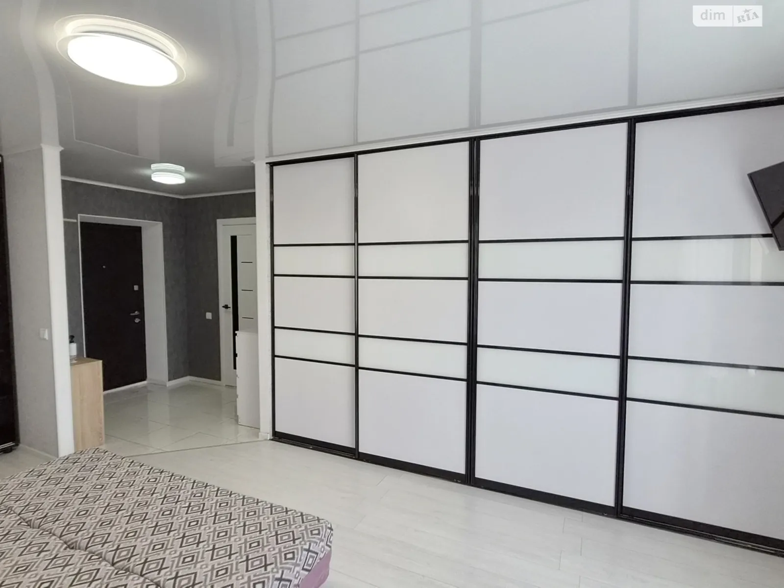 Здається в оренду 1-кімнатна квартира 40.9 кв. м у Хмельницькому, вул. Кармелюка, 5/7 - фото 1