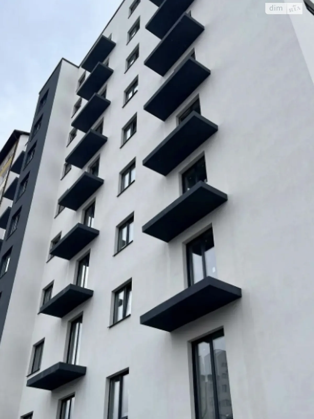 Продается 1-комнатная квартира 39 кв. м в Ивано-Франковске, ул. Урожайная, 7А - фото 1