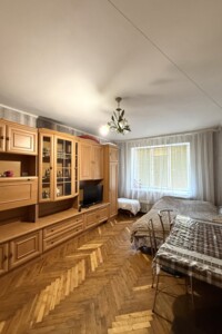 Продаж квартири, Рівне, р‑н. Південний, Галицького Данила вулиця, буд. 5