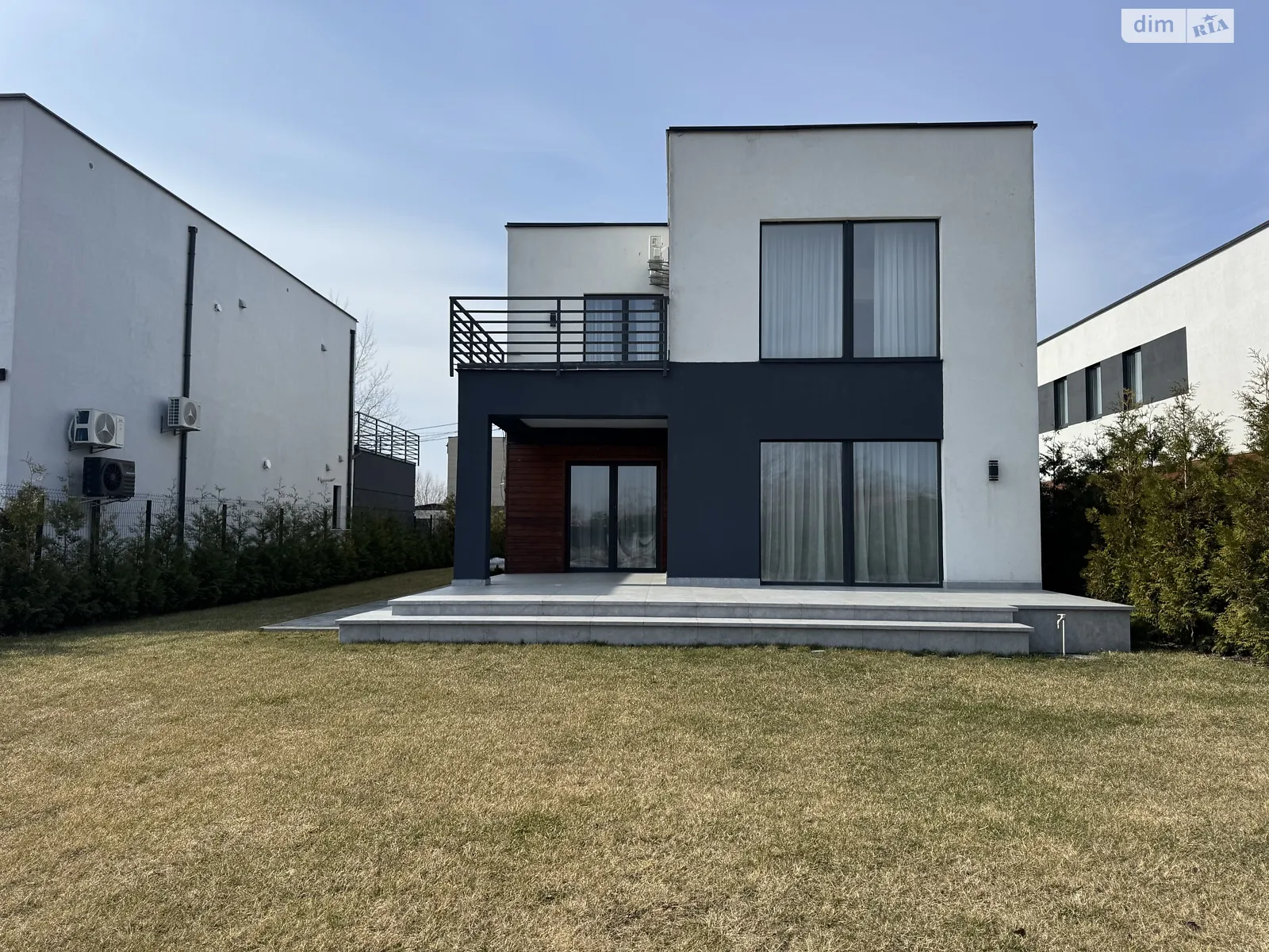 Продается дом на 2 этажа 232 кв. м с мебелью, цена: 379000 $ - фото 1