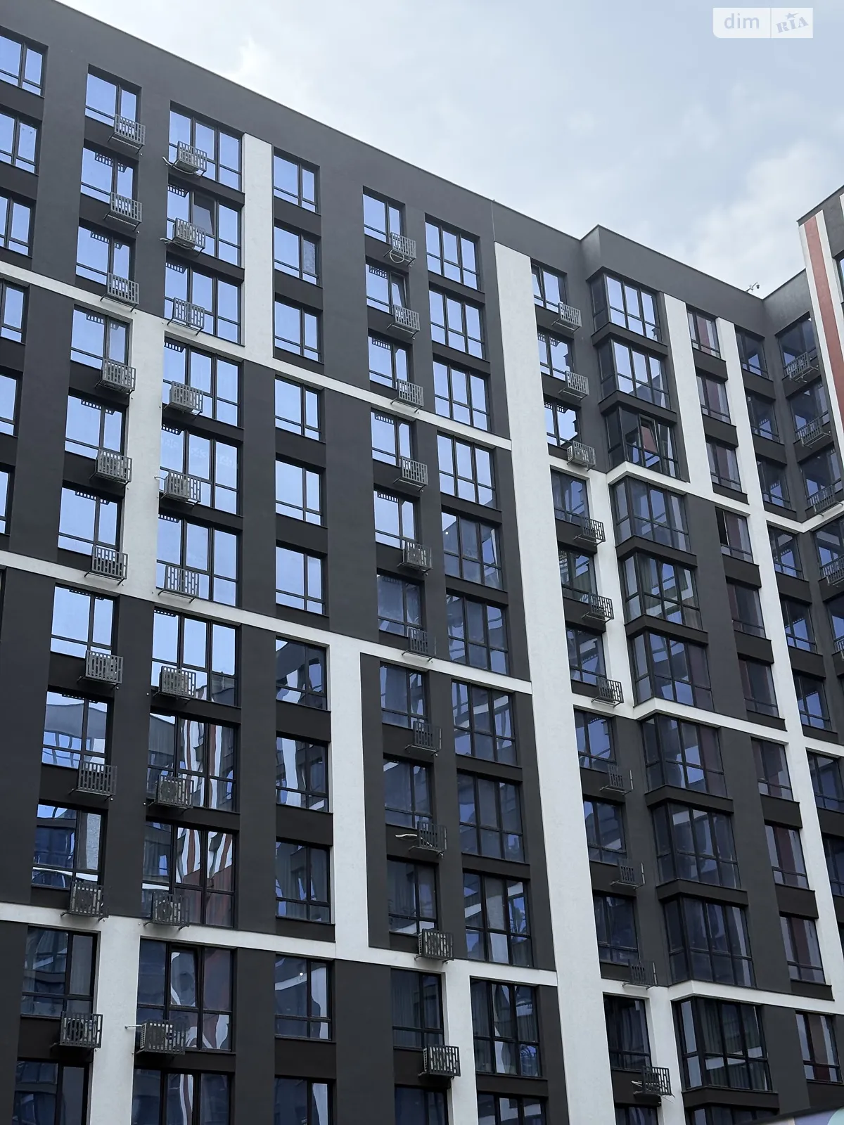 Продается 1-комнатная квартира 45 кв. м в Ивано-Франковске, ул. Вовчинецька, 223А - фото 1