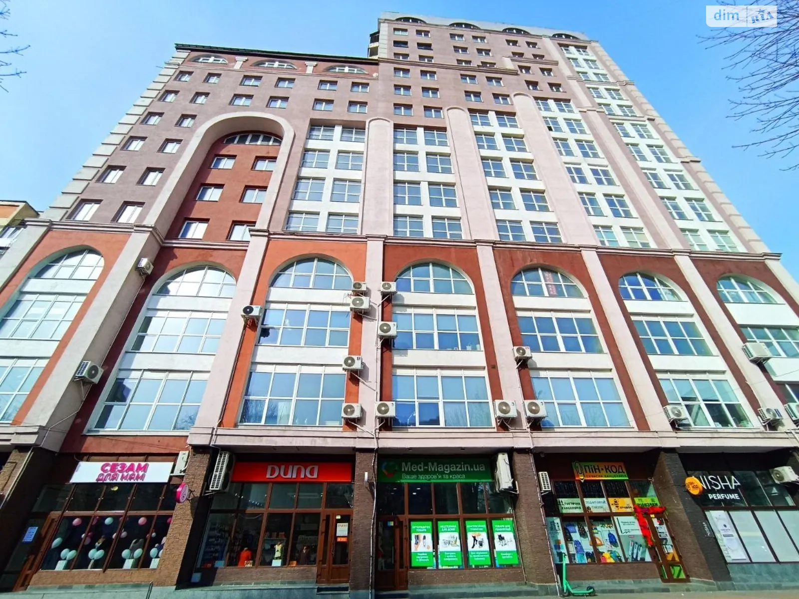 Сдается в аренду офис 21.1 кв. м в бизнес-центре, цена: 100 $ - фото 1