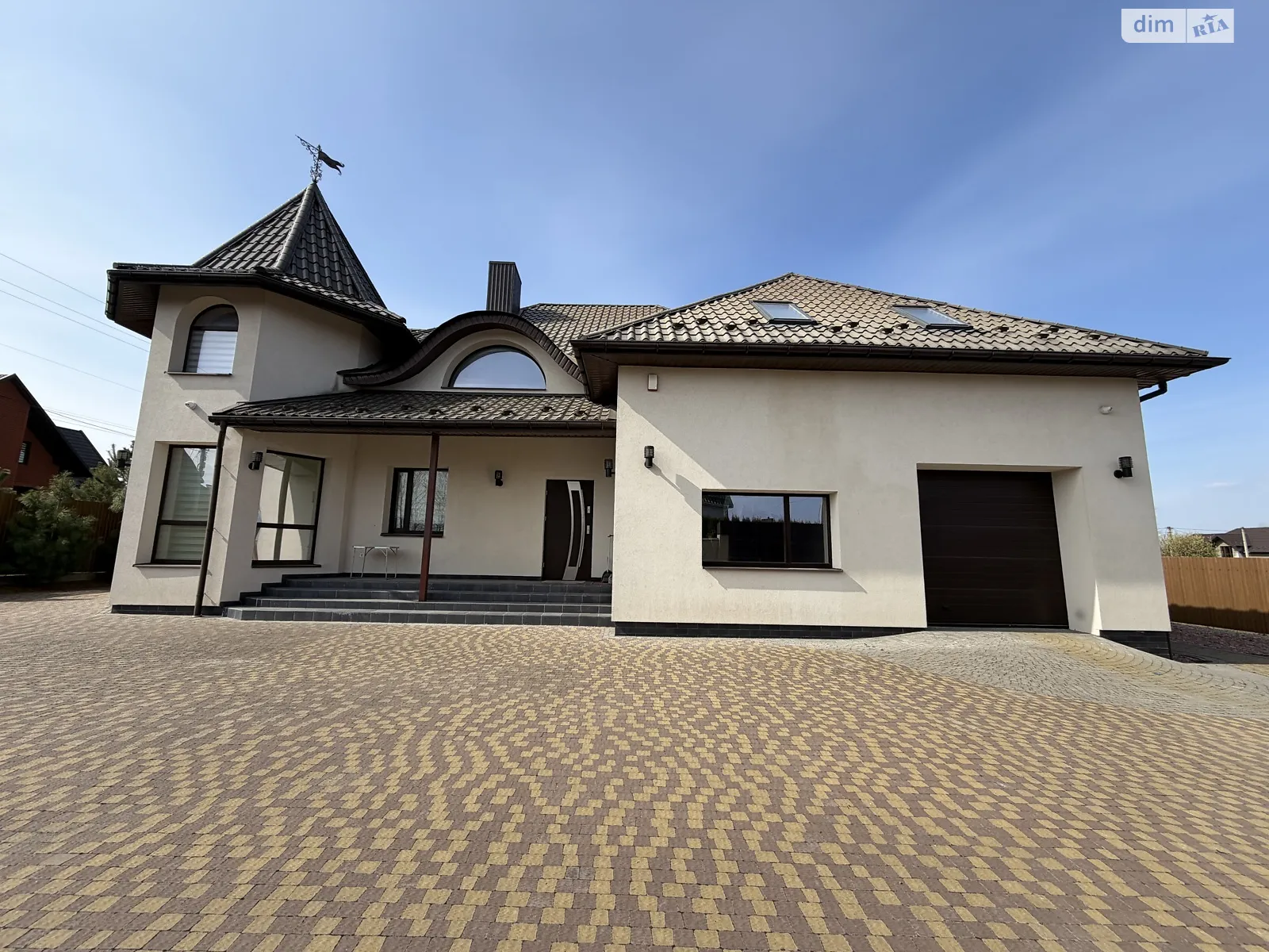 Продается дом на 2 этажа 286.1 кв. м с гаражом, цена: 450000 $ - фото 1