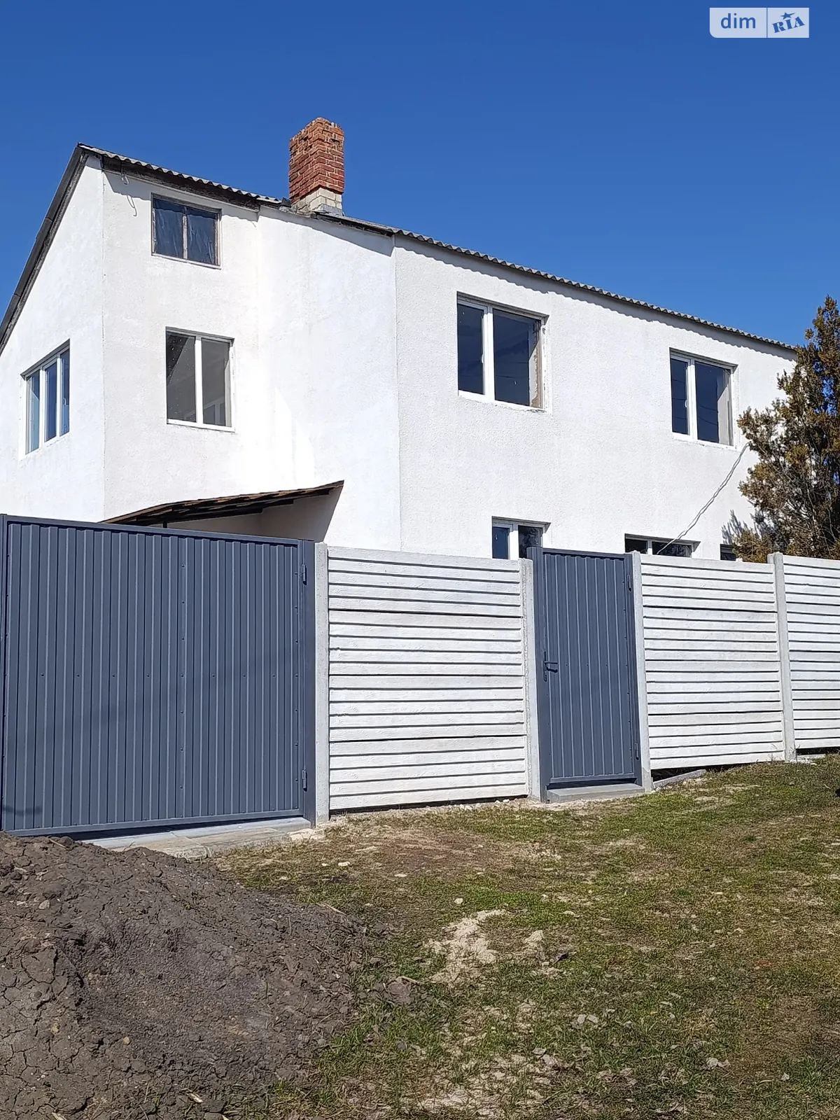 Продается дом на 2 этажа 197 кв. м с гаражом, цена: 65000 $ - фото 1