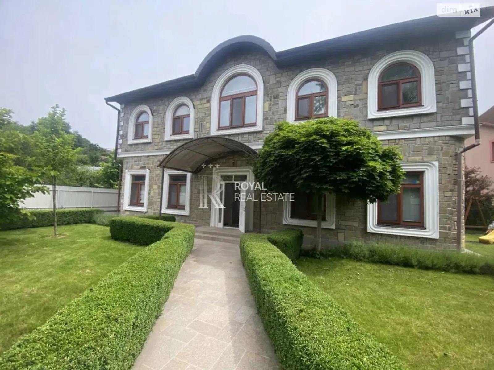 Сдается в аренду дом на 2 этажа 380 кв. м с балконом, цена: 3300 $ - фото 1